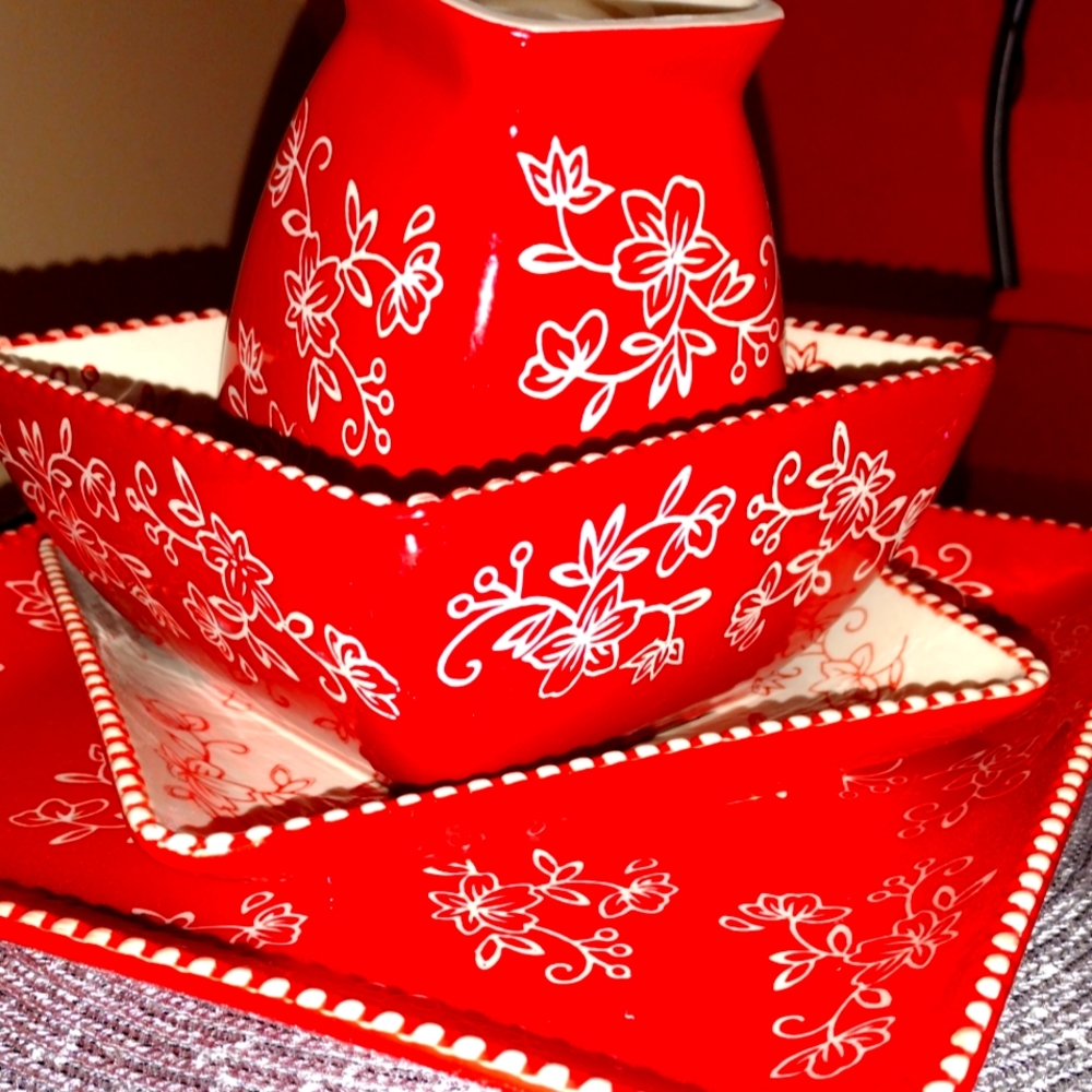 Temptations dish set